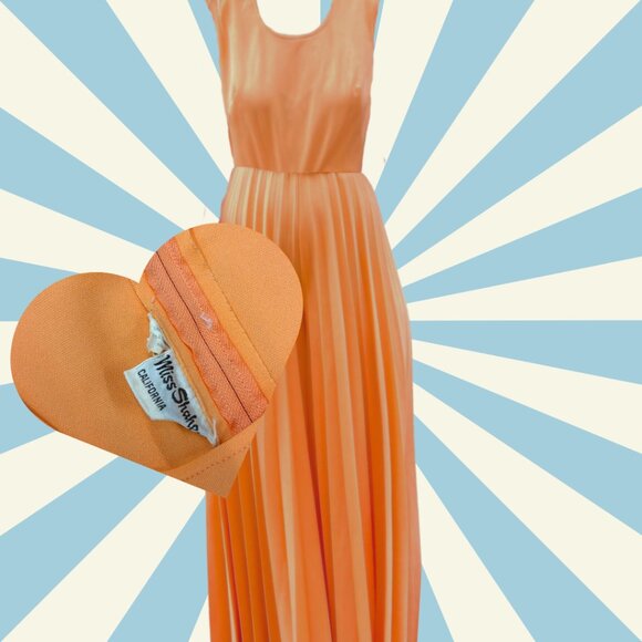 RARE Vintage 1970's Miss Shaheen Orange Pleated Jumpsuit - Picture 2 of 4